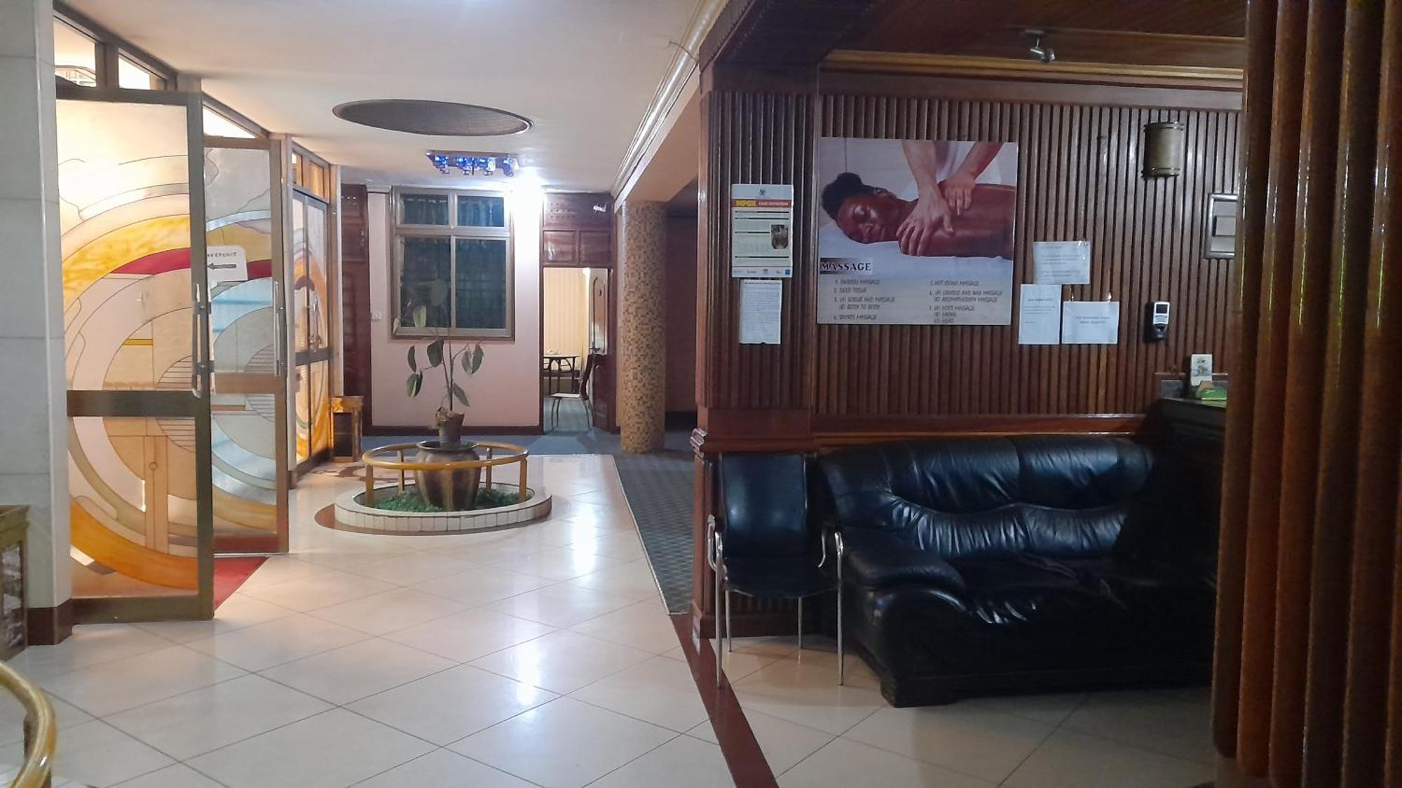 New Jbk Hotel Кампала Экстерьер фото